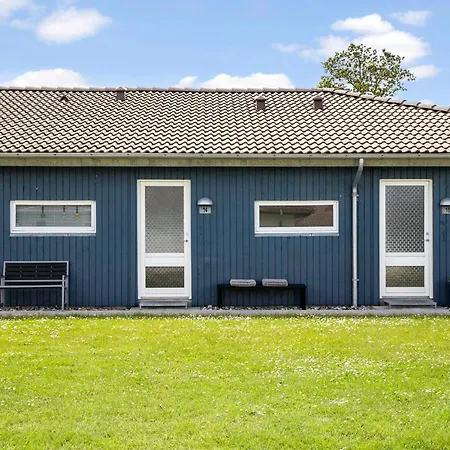 2 Bedroom Awesome In Holiday home
